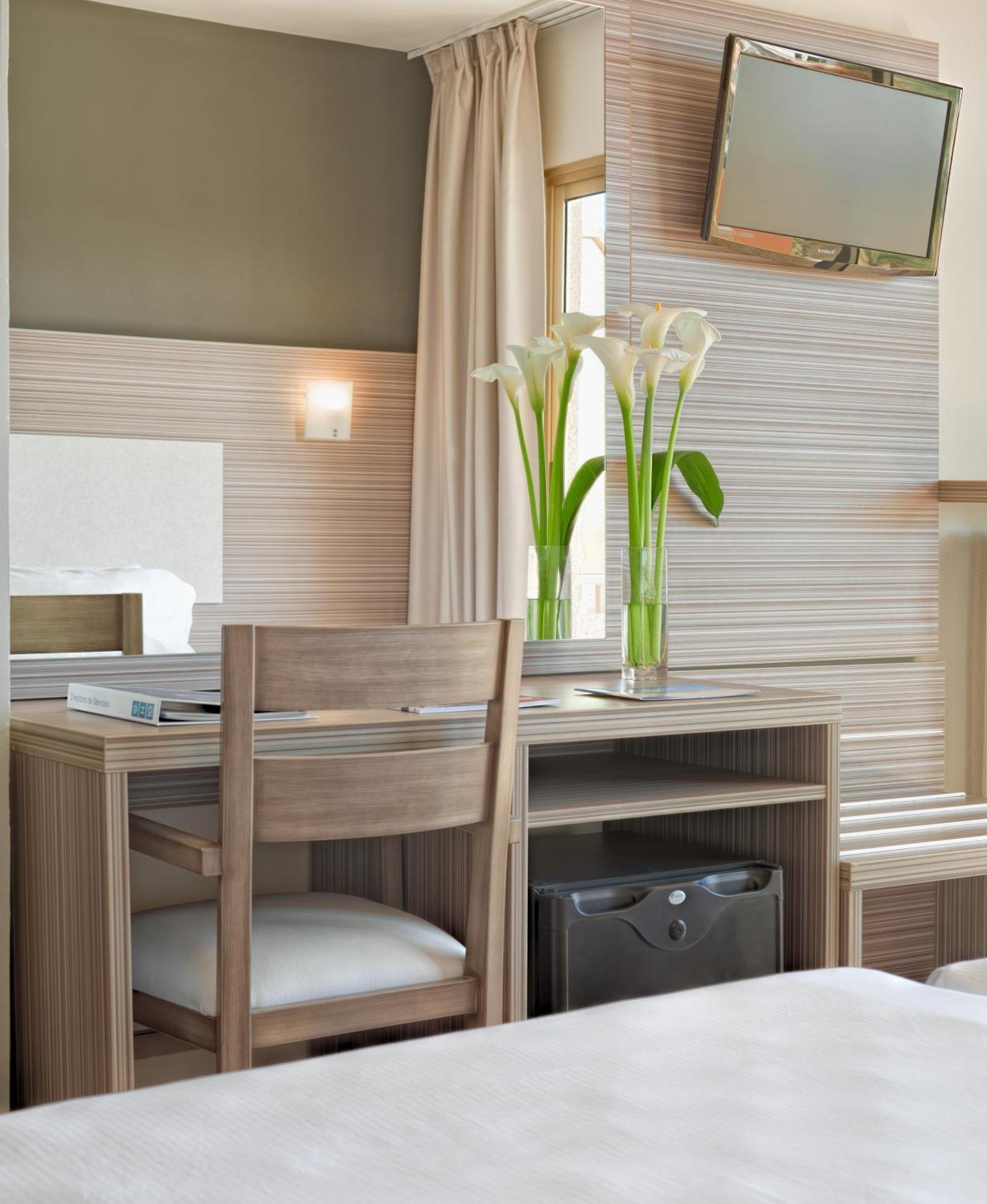 Chambre Familiale avec Terrasse (2 Adultes + 2 Enfants jusqu'à 10 Ans)